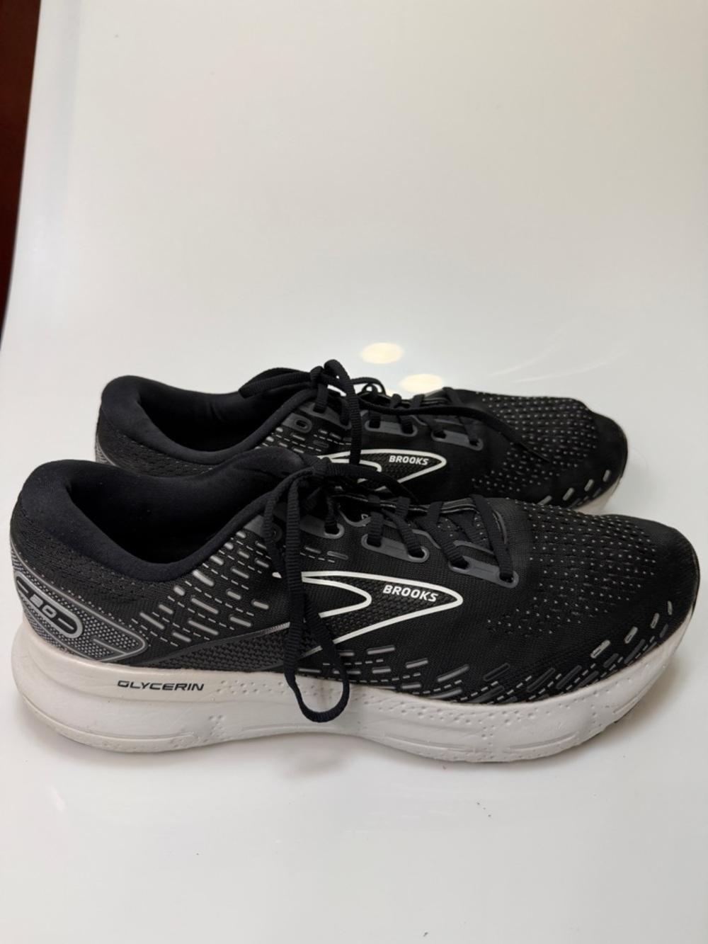 Brooks Black & White Running Sneakers  Brooks Glycerin "Black/White/Alloy"  12.5
